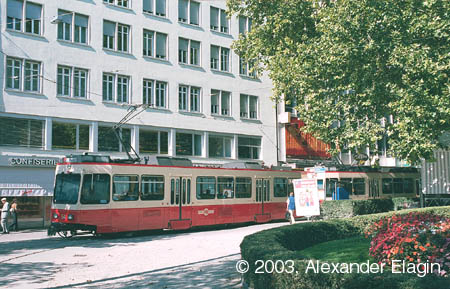 Поезд линии S18 на Stadelhoferplatz
